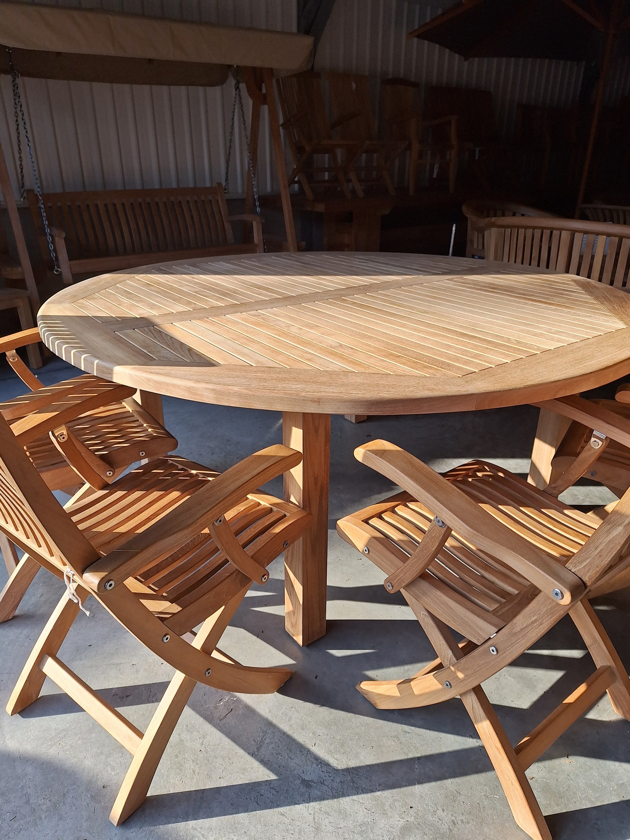 Garden Teak Round Table