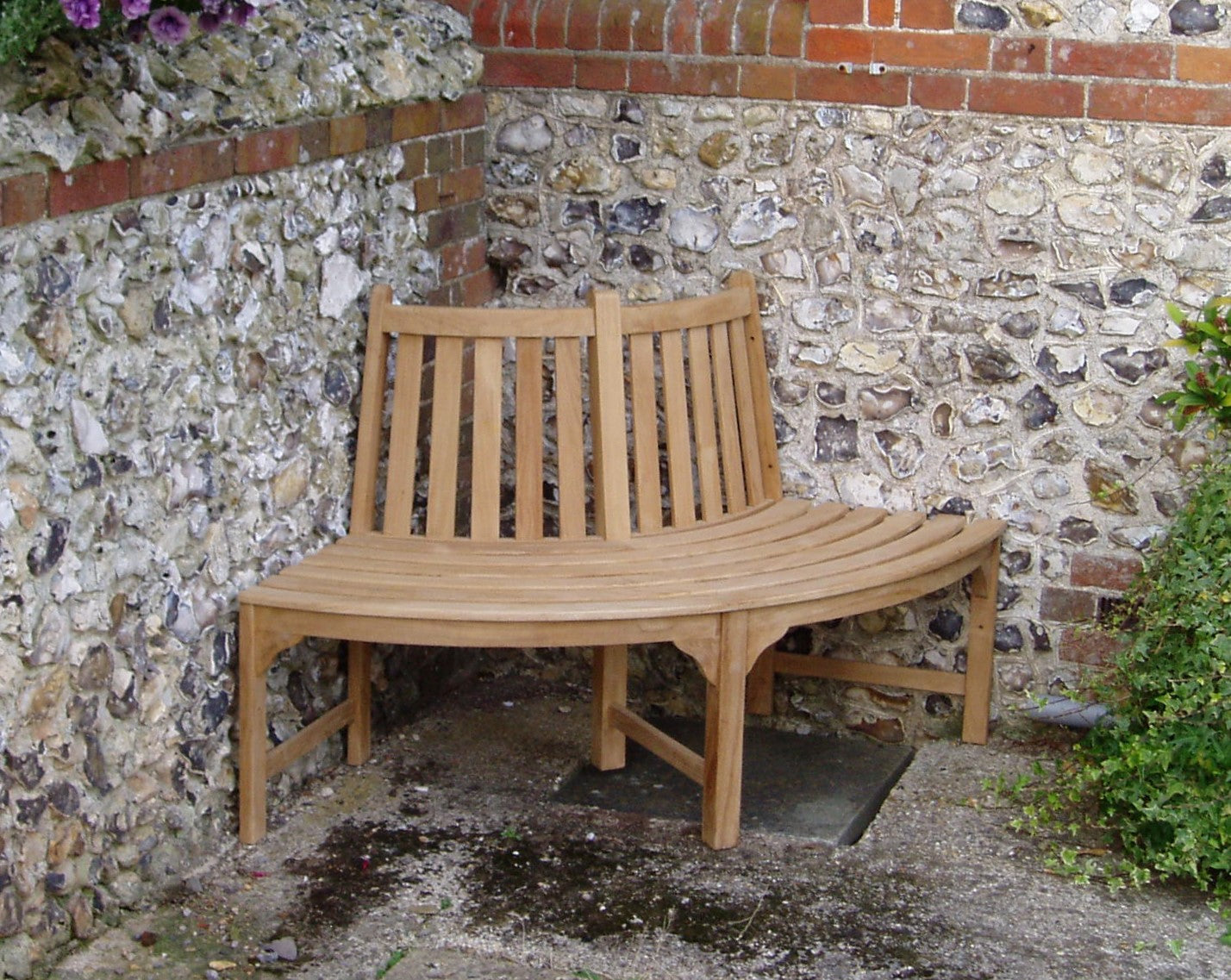 Quarter Circle Corner Teak Bench