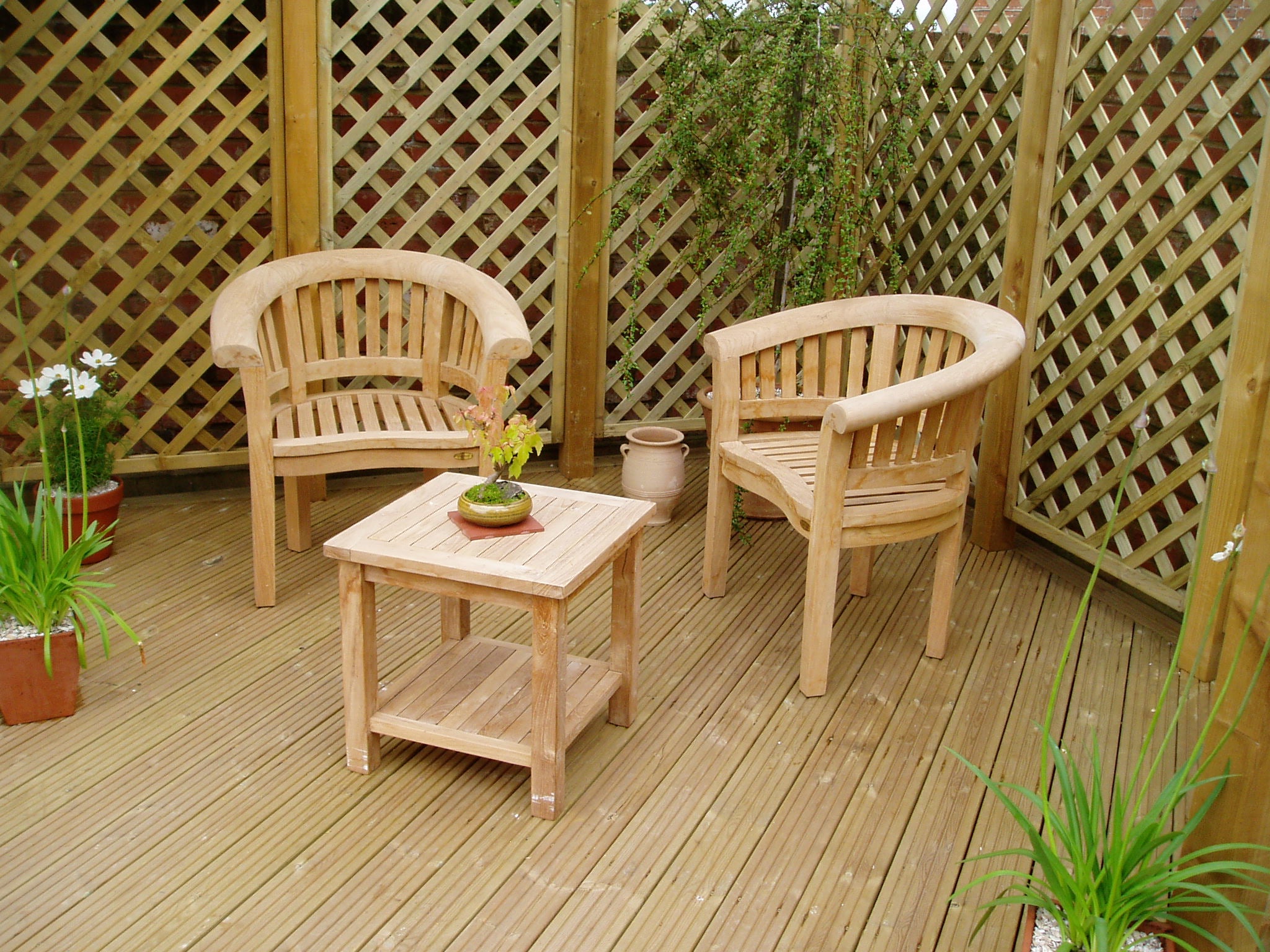 Gloucester Lounge Chairs with Square Coffee Table