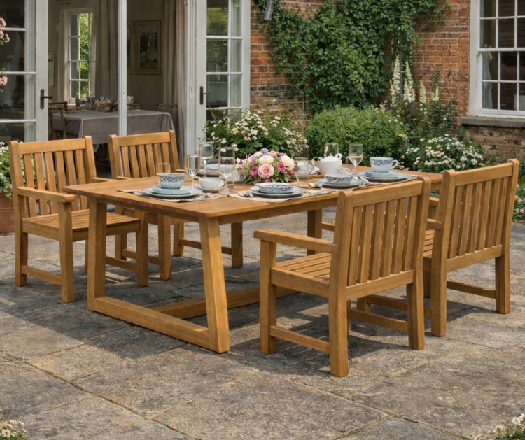 How to Choose the Perfect Garden Table and Chairs for Outdoor Dining
