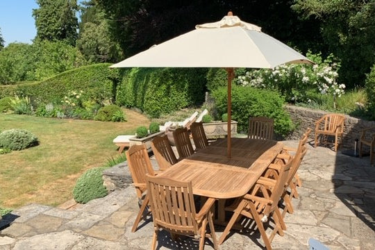 <p>Our <a href="https://chic-teak.co.uk/products/garden-deluxe-extending-4-6-8-10-seater-table" target="_blank" title="https://chic-teak.co.uk/products/garden-deluxe-extending-4-6-8-10-seater-table">Deluxe Extending Table</a> with <a href="https://chic-teak.co.uk/products/lymington-reclining-teak-chair" target="_blank" title="https://chic-teak.co.uk/products/lymington-reclining-teak-chair">Lymington Recliner Chairs</a></p>
