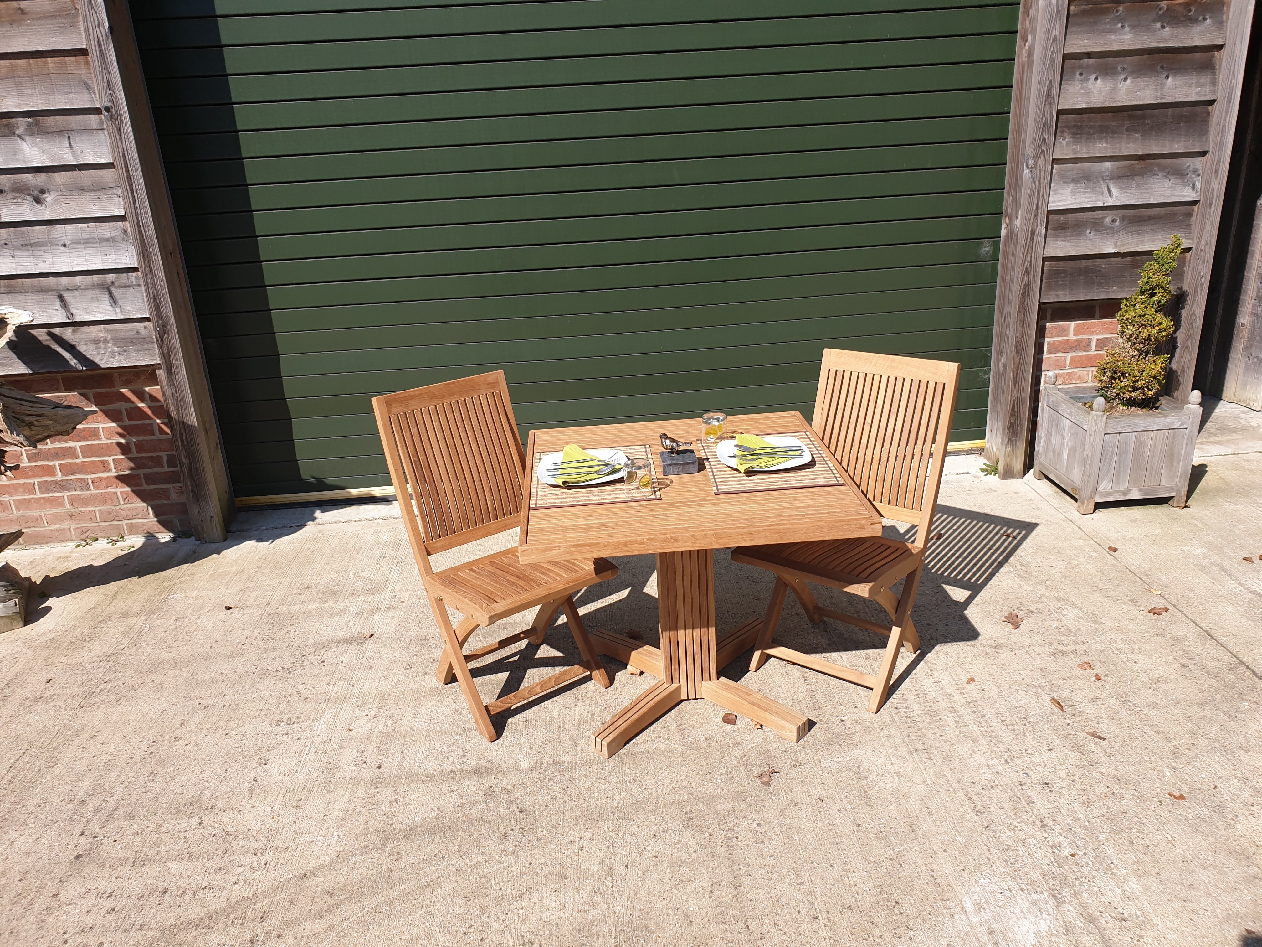 Mayfair Square Pedestal Table 90cm - no parasol hole