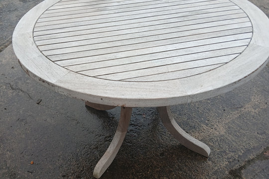 SALE - Round Pedestal Table 120cm - no parasol hole - 23095