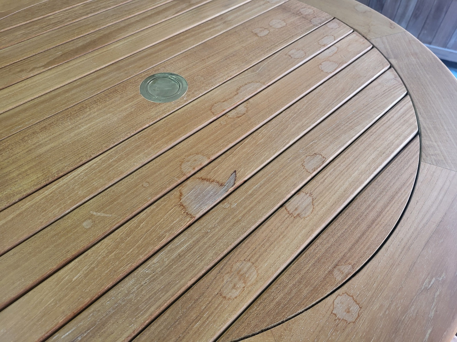 SALE - Round Pedestal Table 90cm with parasol hole (26016)