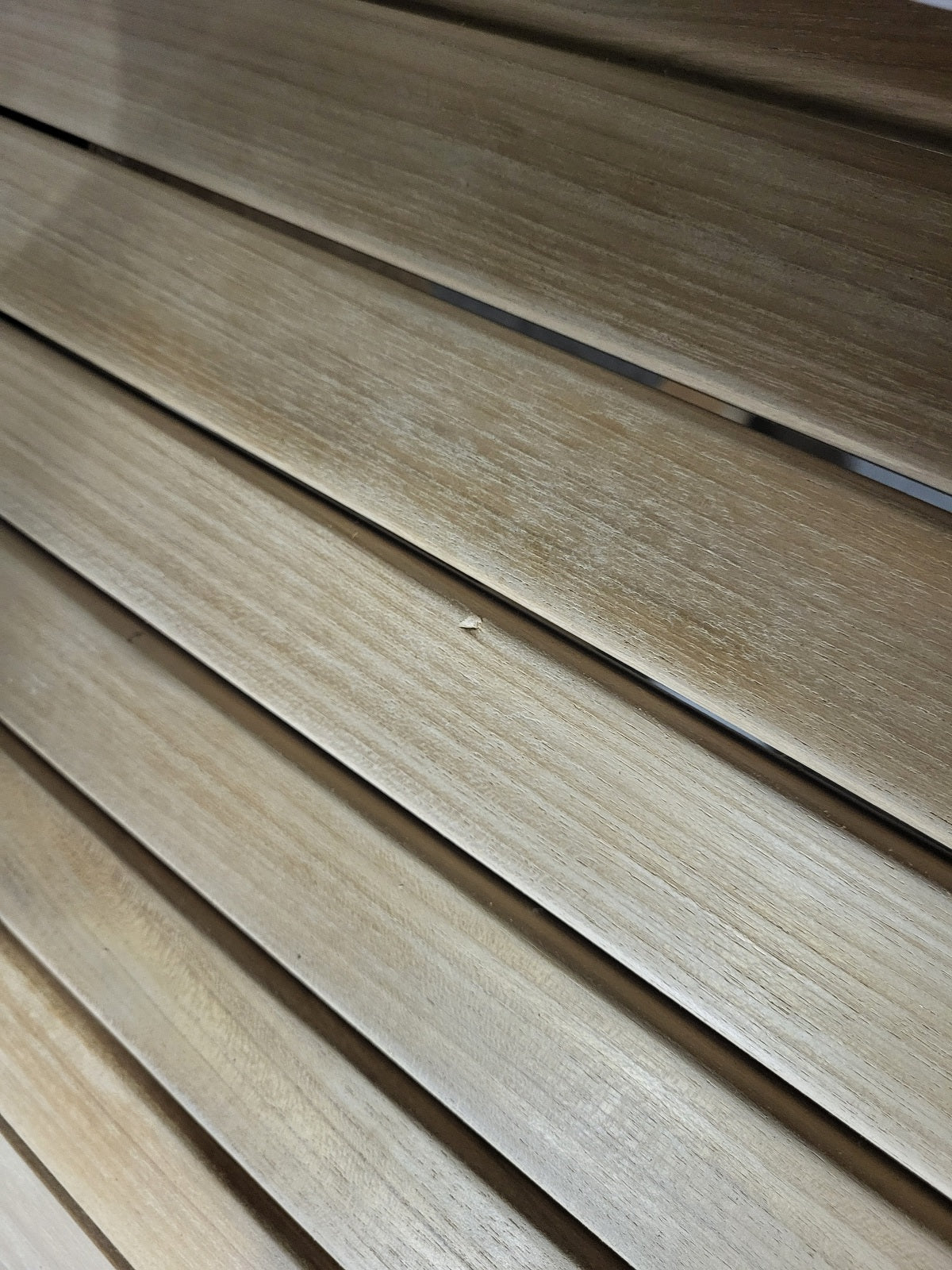 SALE - Round Pedestal Table 150cm with parasol hole (26002)