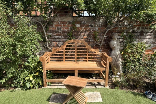 <p><a href="/products/lutyens-teak-bench-seat" target="_blank" title="Lutyens Teak Garden Bench">Lutyens Bench </a></p>