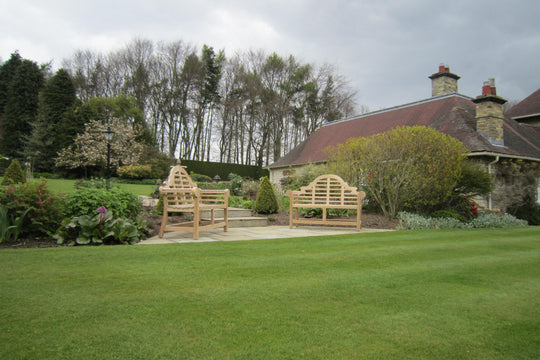 <p><a href="/products/lutyens-teak-bench-seat" target="_blank" title="Lutyens Teak Garden Bench">Lutyens Bench </a></p>